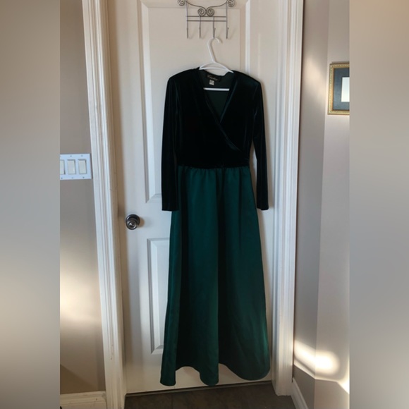 Vintage Green Cartise International Gown Formal Dress - Picture 1 of 7
